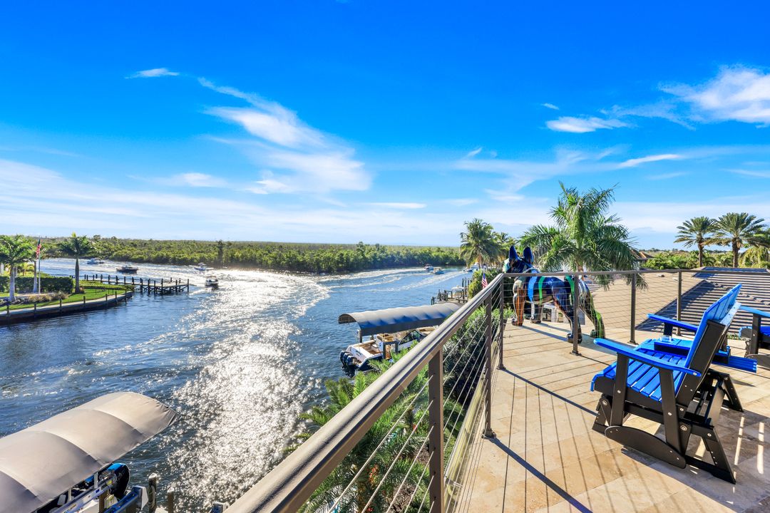 1518 Hermitage Ln, Cape Coral, FL 33914