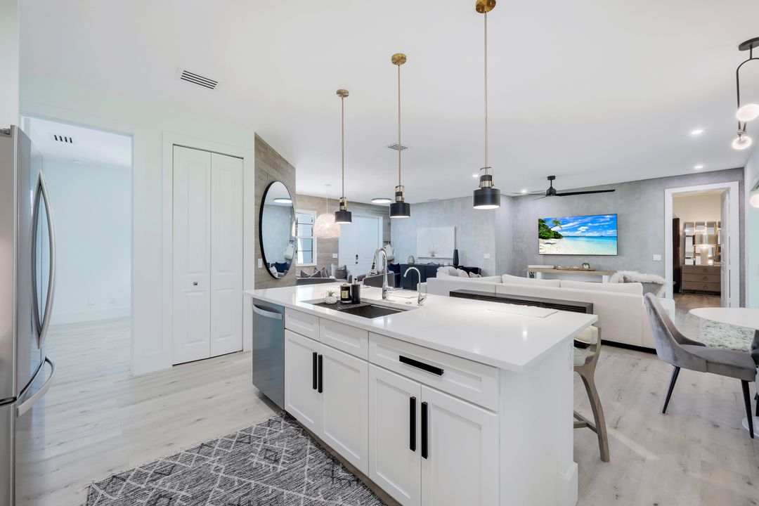 5995 Lancewood Way, Naples, FL 34116