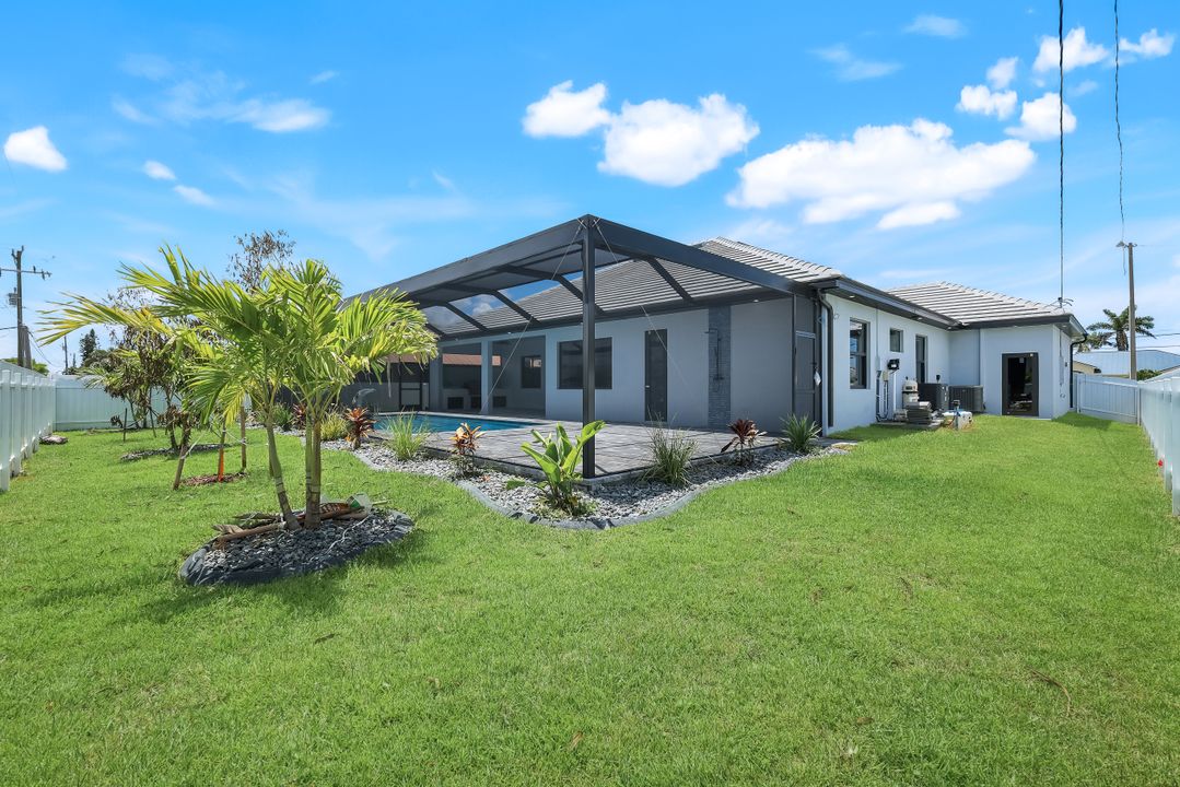 405 Mohawk Pkwy, Cape Coral, FL 33914