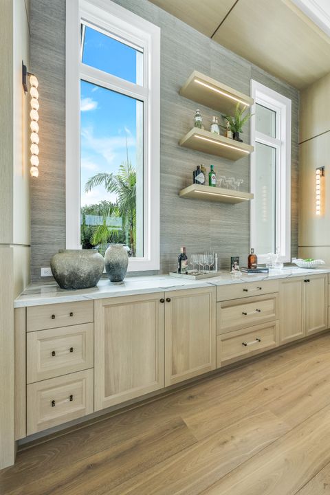 208 Hickory Rd, Naples, FL 34108