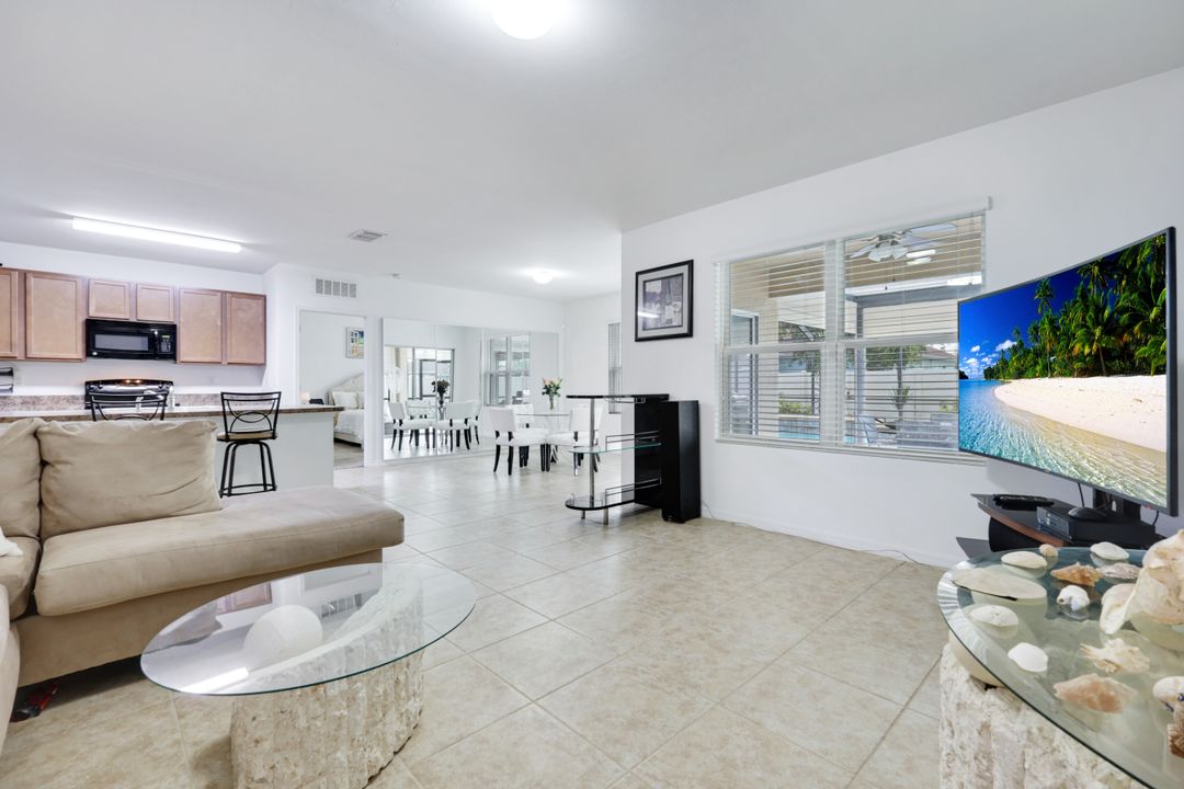 1323 SW 9th Ave, Cape Coral, FL 33991