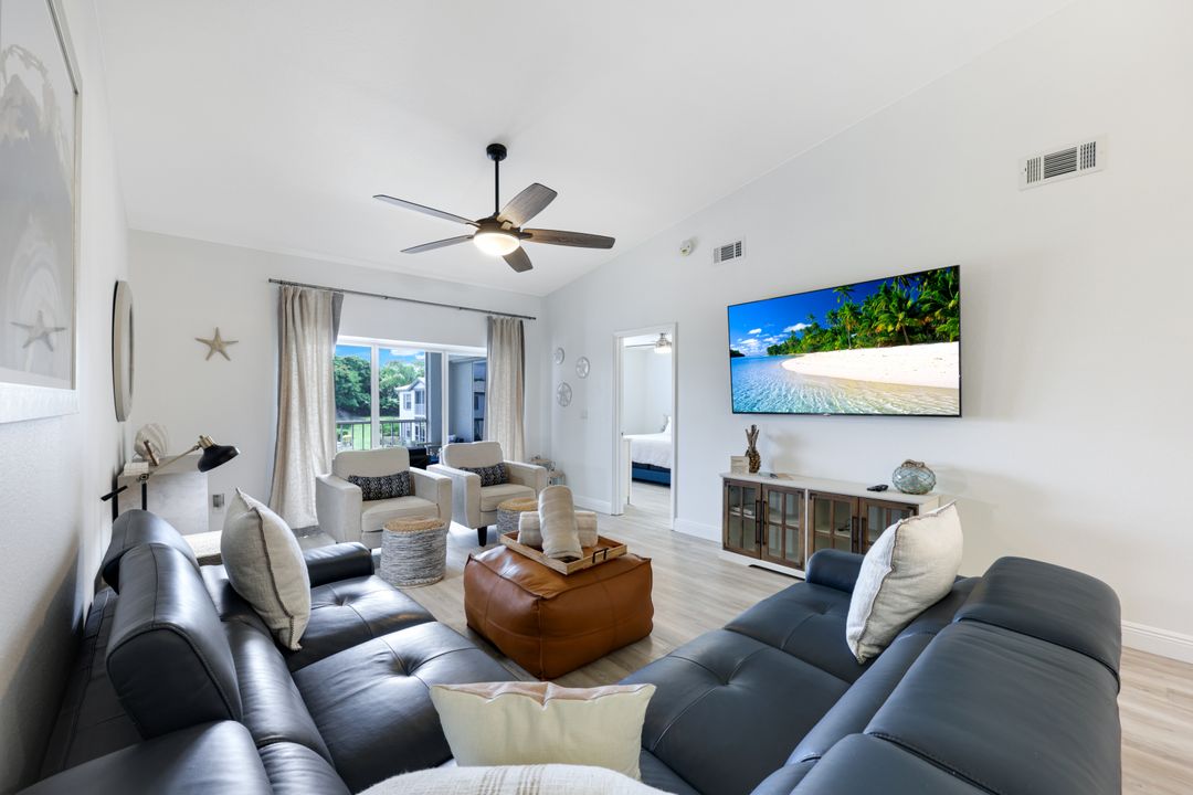 824 Tanbark Dr #204, Naples, FL 34108