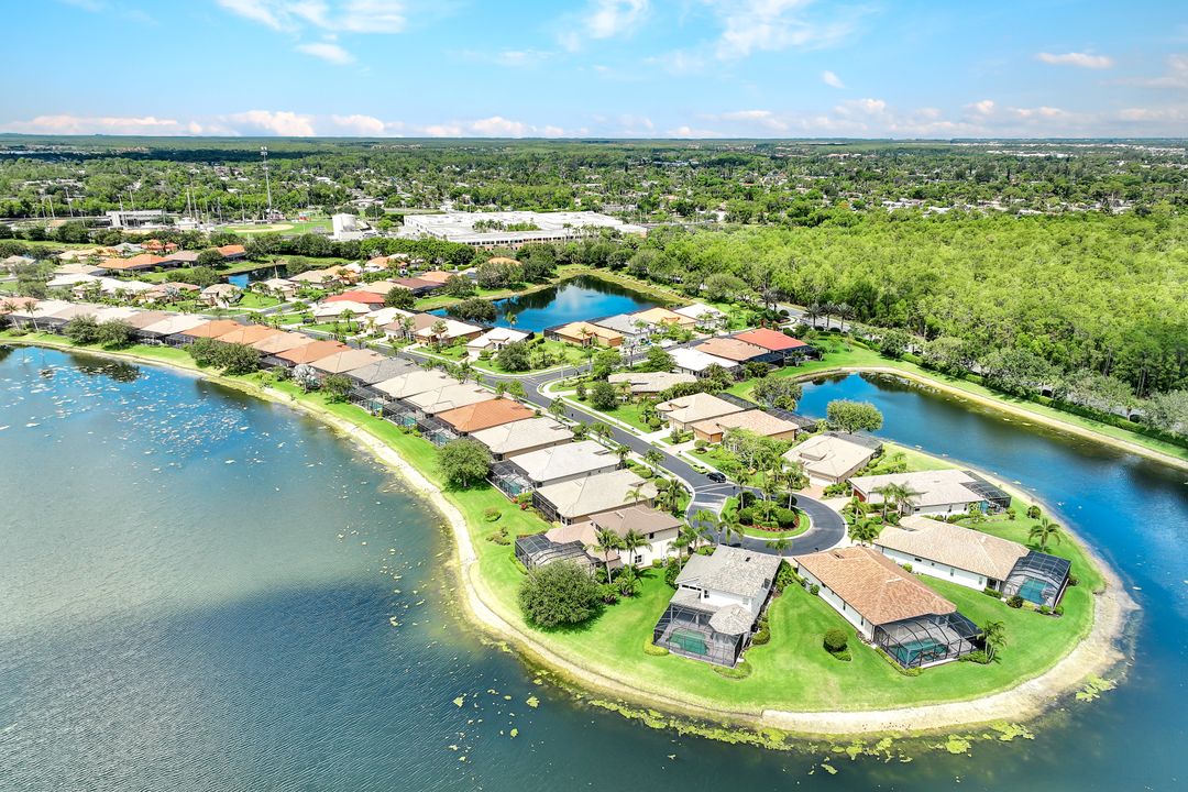 6172 Dogleg Dr, Naples, FL 34113