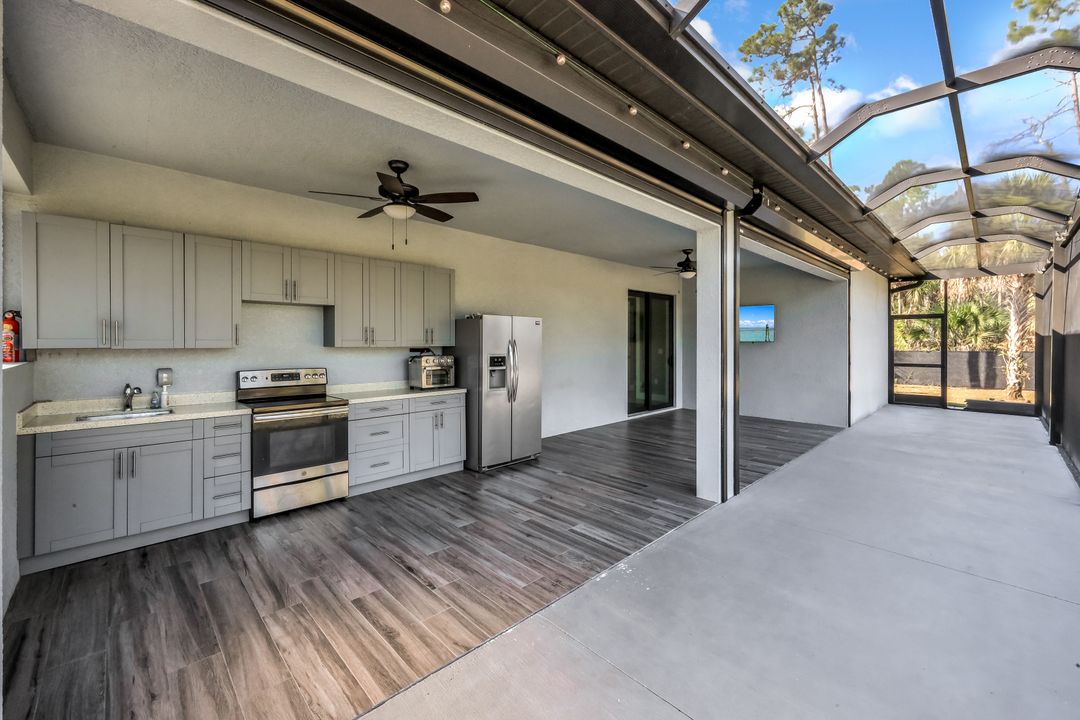 141 20th Ave NW, Naples, FL 34120