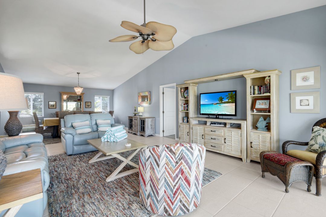 673 E Rocks Dr, Sanibel, FL 33957