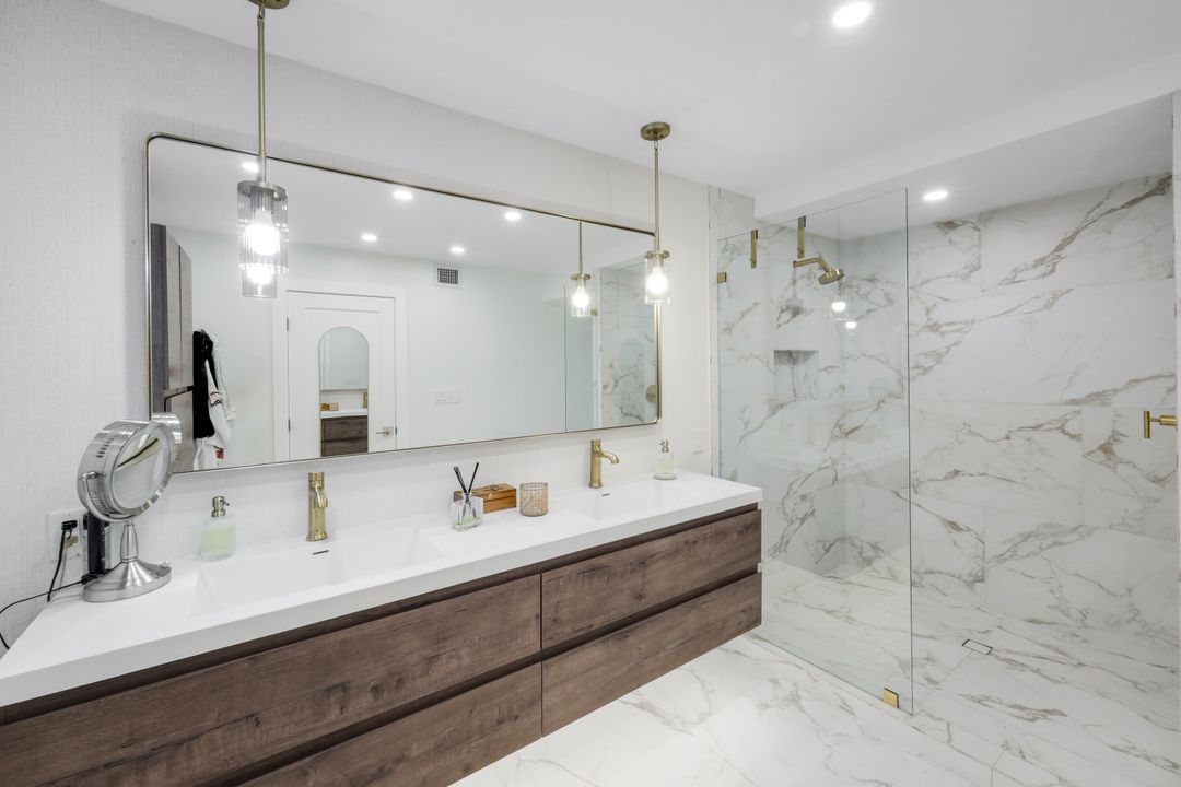 2128 Paget Cir, Naples, FL 34112