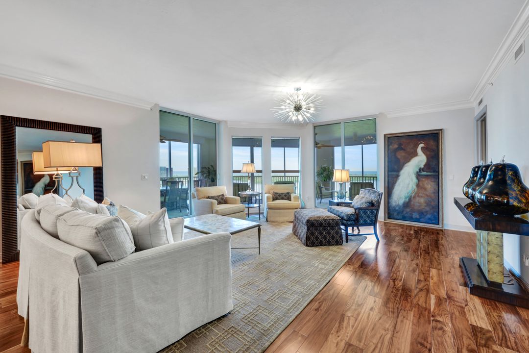 285 Grande Way #903, Naples, FL 34110