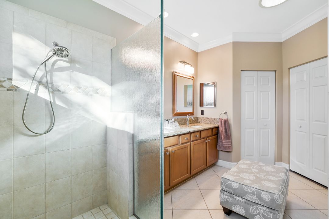 1619 Cayman Ct, Naples, FL 34119