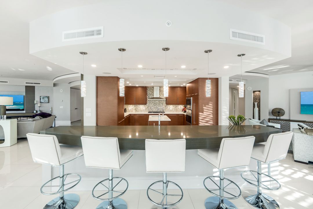 13665 Vanderbilt Dr #301, Naples, FL 34110