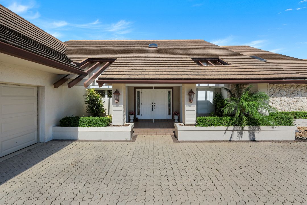 2227 Regal Way, Naples, FL 34110