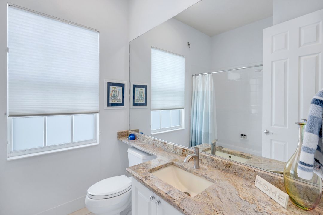 4772 Martinique Wy, Naples, FL 34119