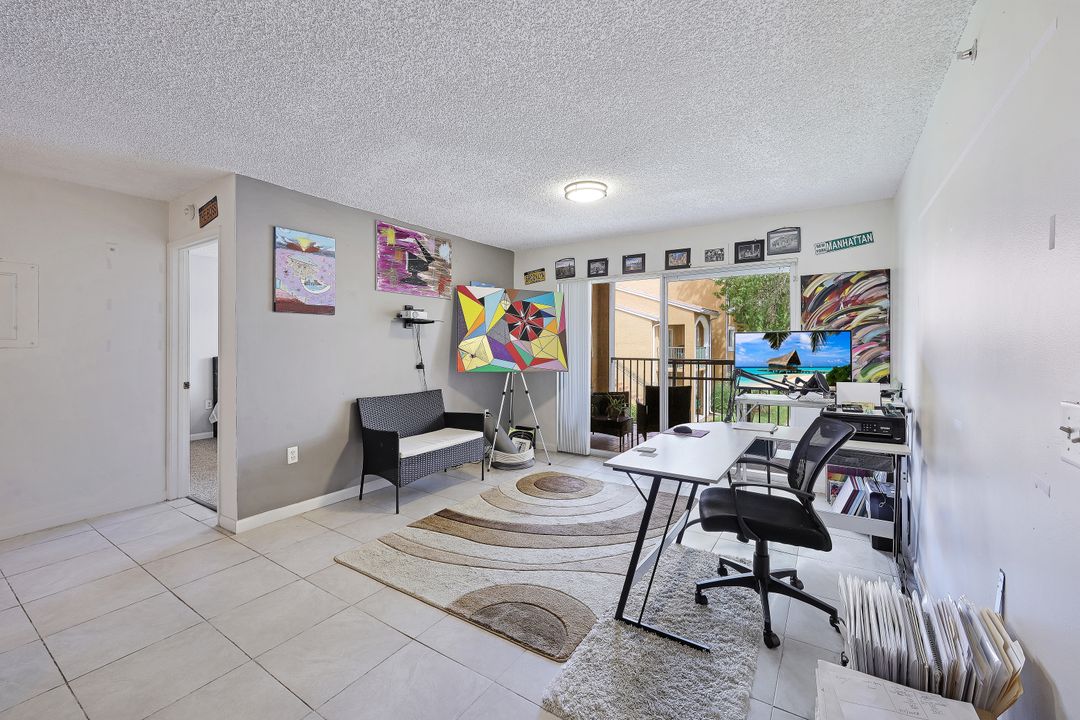 1160 Wildwood Lakes Blvd #9-205, Naples, FL 34104