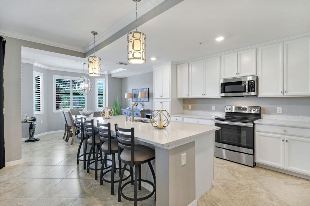 9590 Trevi Ct #5323, Naples, FL 34113