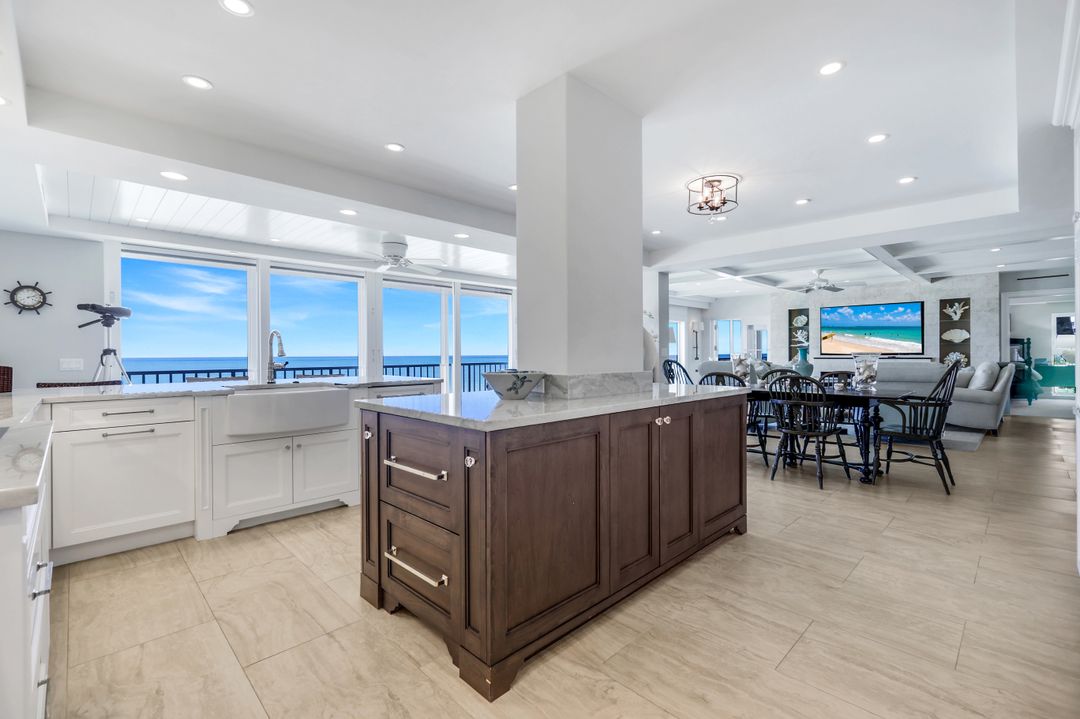 1285 Gulf Shore Blvd N #3B, Naples, FL 34102