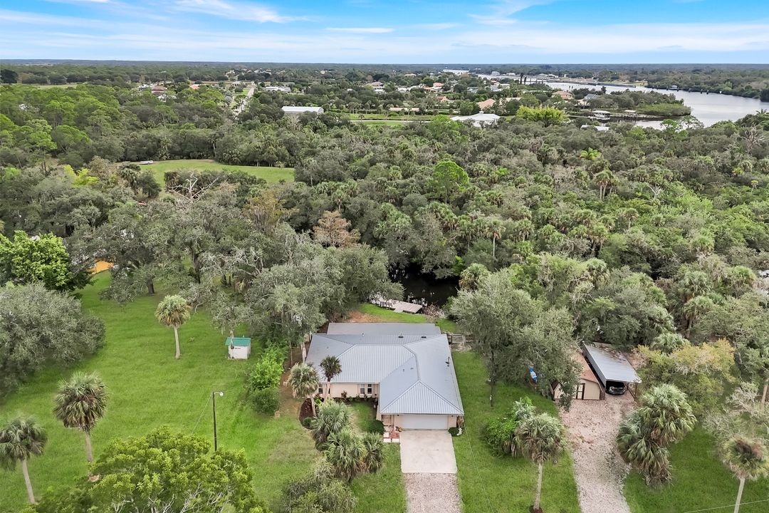 18130 Elmwood Dr, Alva, FL 33920