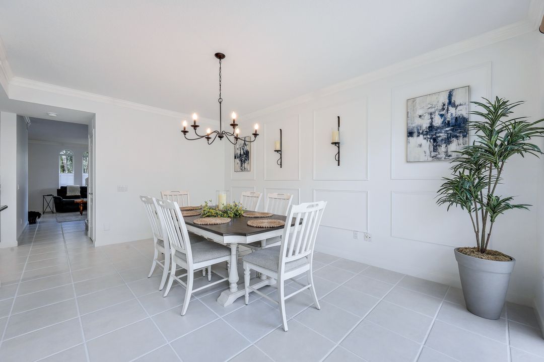 6214 Towncenter Cir, Naples, FL 34119