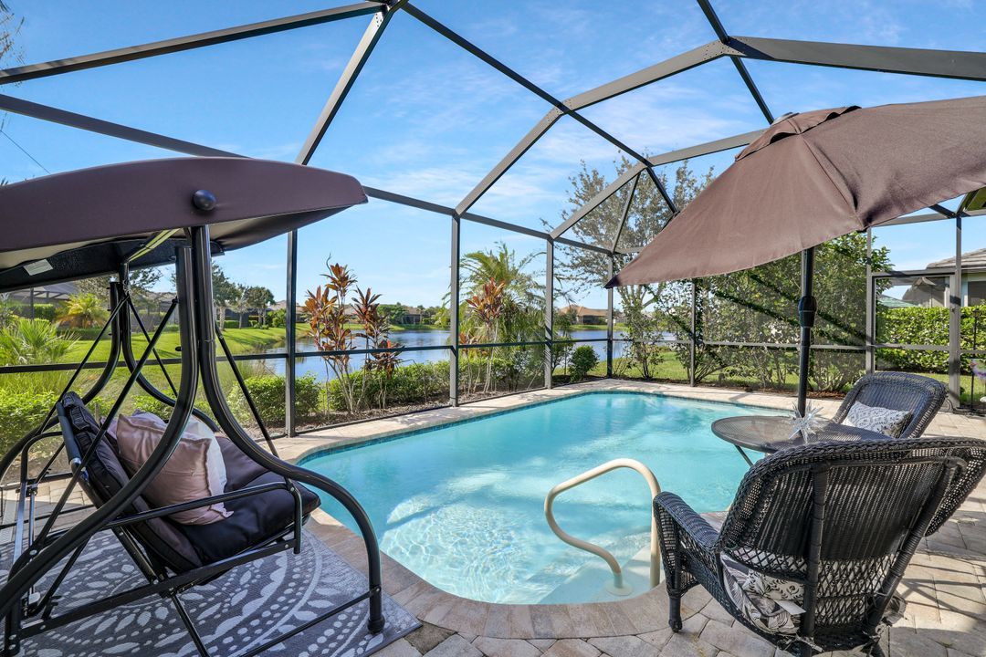 7659 Jacaranda Ln, Naples, FL 34114