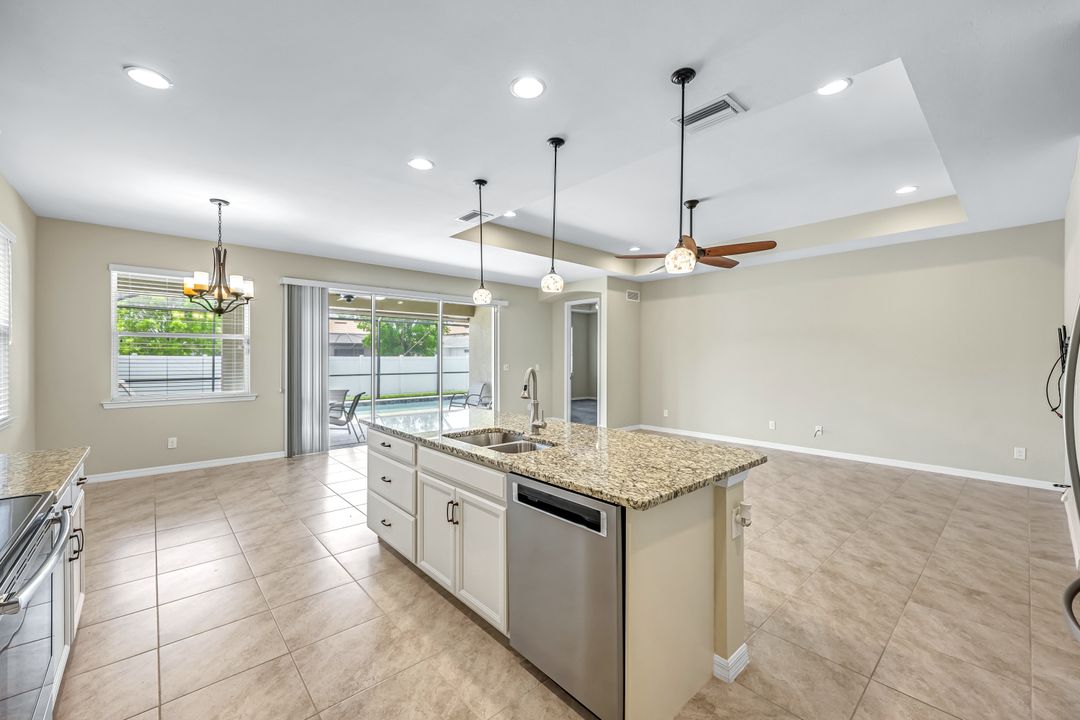 2971 Sunset Pointe Cir, Cape Coral, FL 33914
