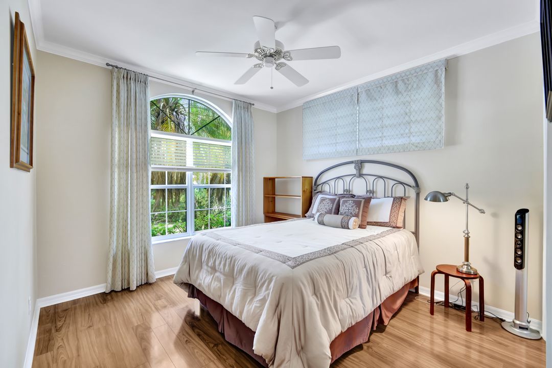 4383 Pomarine Ct, Naples, FL 34119