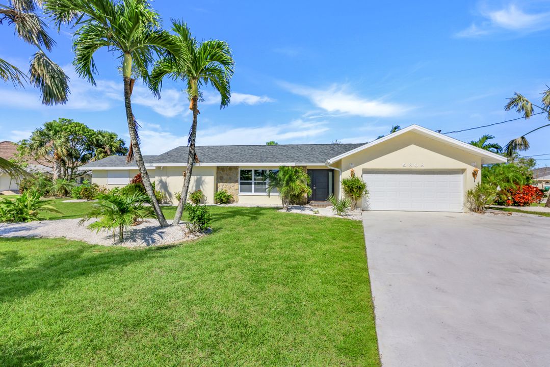 5308 Baypoint Ct, Cape Coral, FL 33904