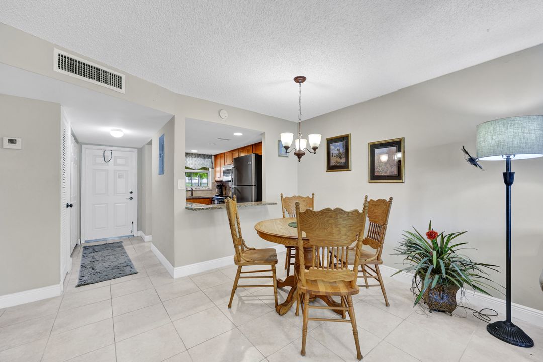 100 Forest Lakes Blvd #110, Naples, FL 34105