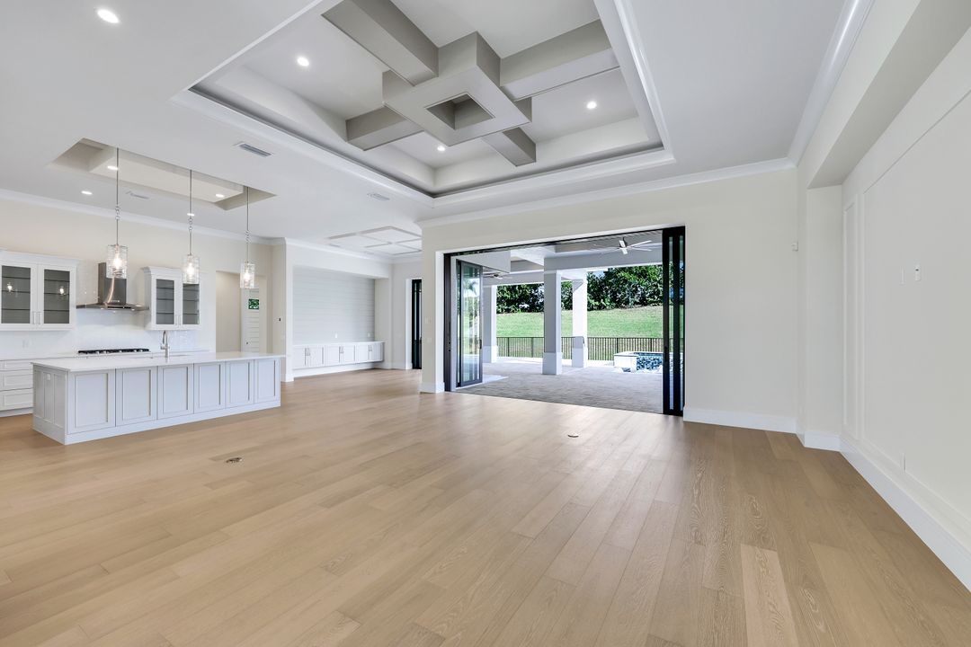 14282 Charthouse Cir, Naples, FL 34114