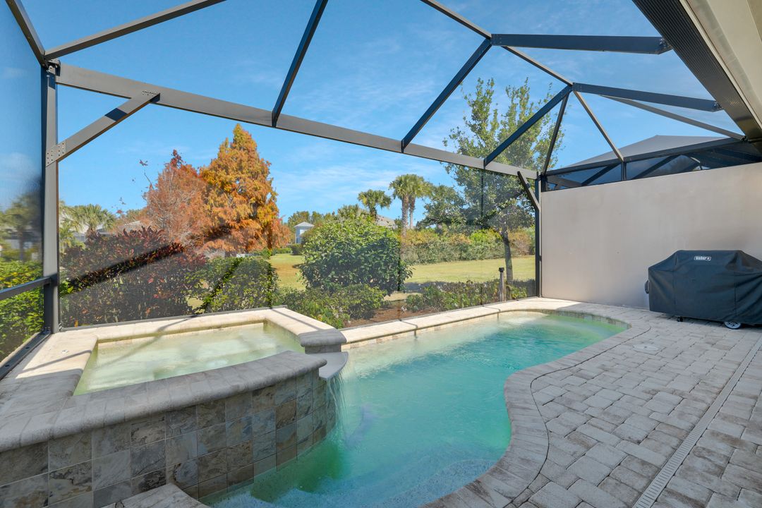 5665 Highbourne Dr, Naples, FL 34113