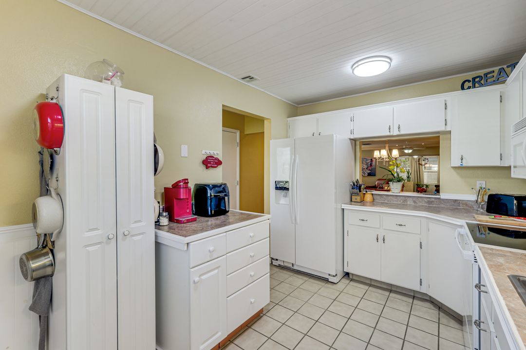 7079 Cedarhurst Dr, Fort Myers, FL 33919
