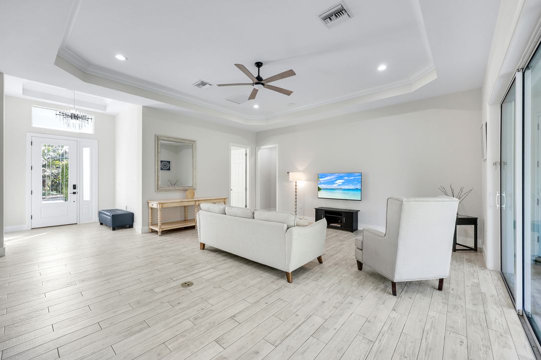 1371 Michigan Ave, Naples, FL 34103