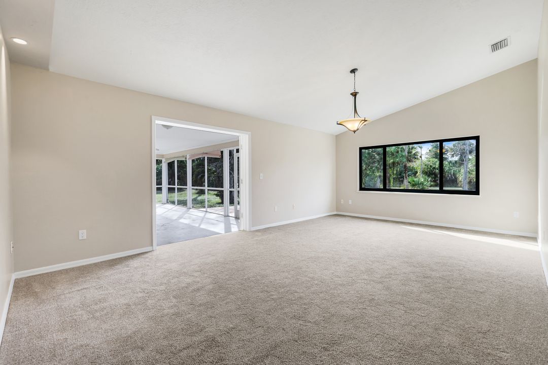 711 21st St SW, Naples, FL 34117