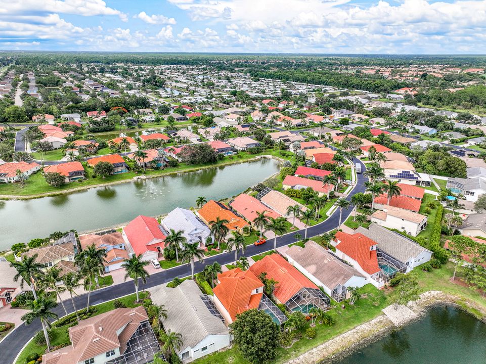 1082 Jardin Dr, Naples, FL 34104