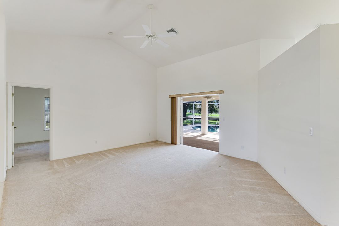 615 SE 19th Ct, Cape Coral, FL 33990