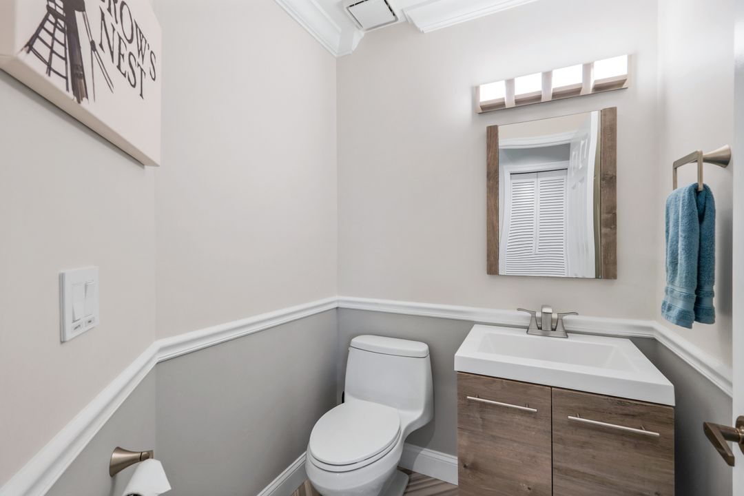 10366 Quail Crown Dr, Naples, FL 34119