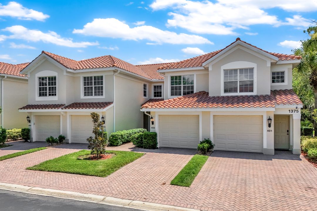 1375 Henley St #402, Naples, FL 34105