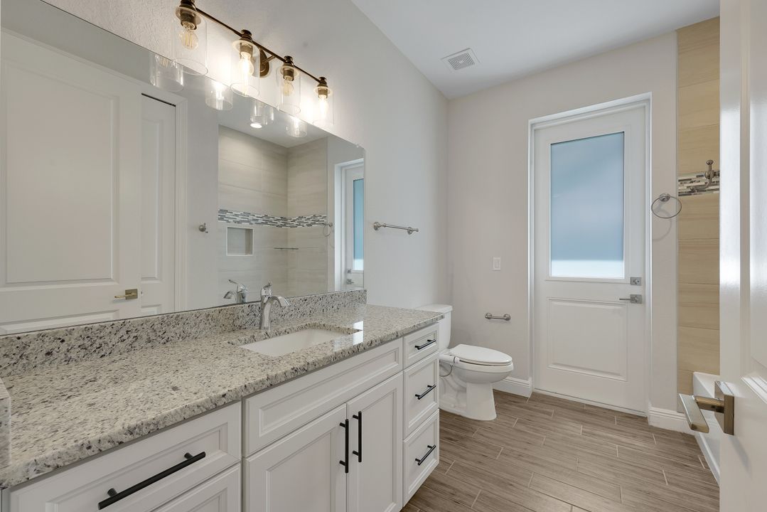 2126 NE 2nd St, Cape Coral, FL 33909