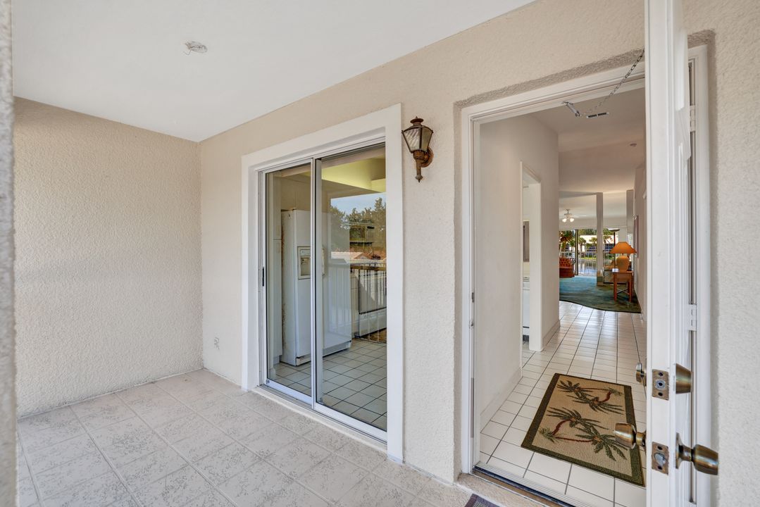 2372 Hidden Lake Dr #08, Naples, FL 34112