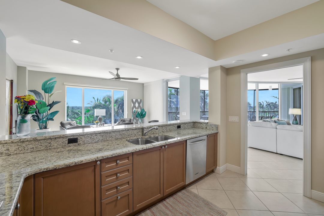 1050 Borghese Ln #204, Naples, FL 34114