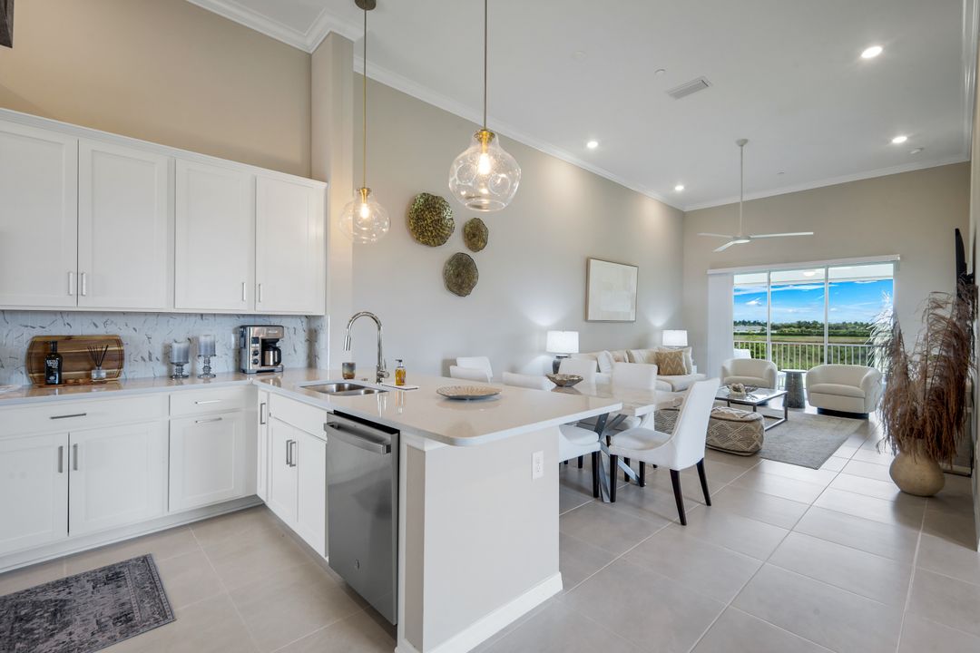 11811 Venetian Lagoon Dr #204, Fort Myers, FL 33913