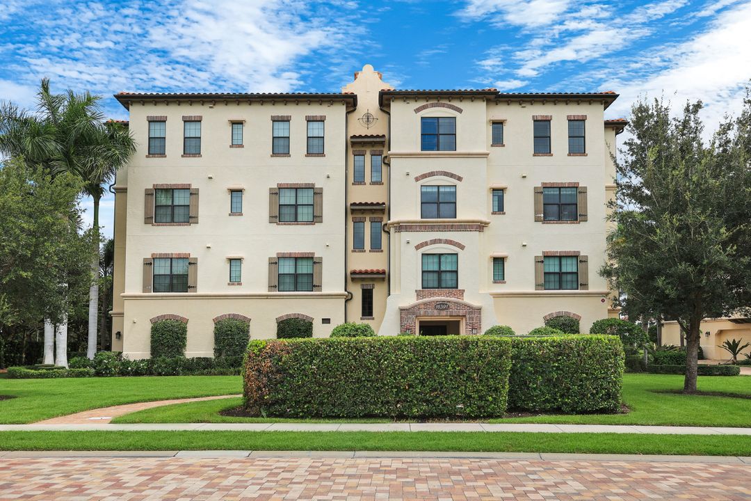16391 Viansa Wy #202, Naples, FL 34110