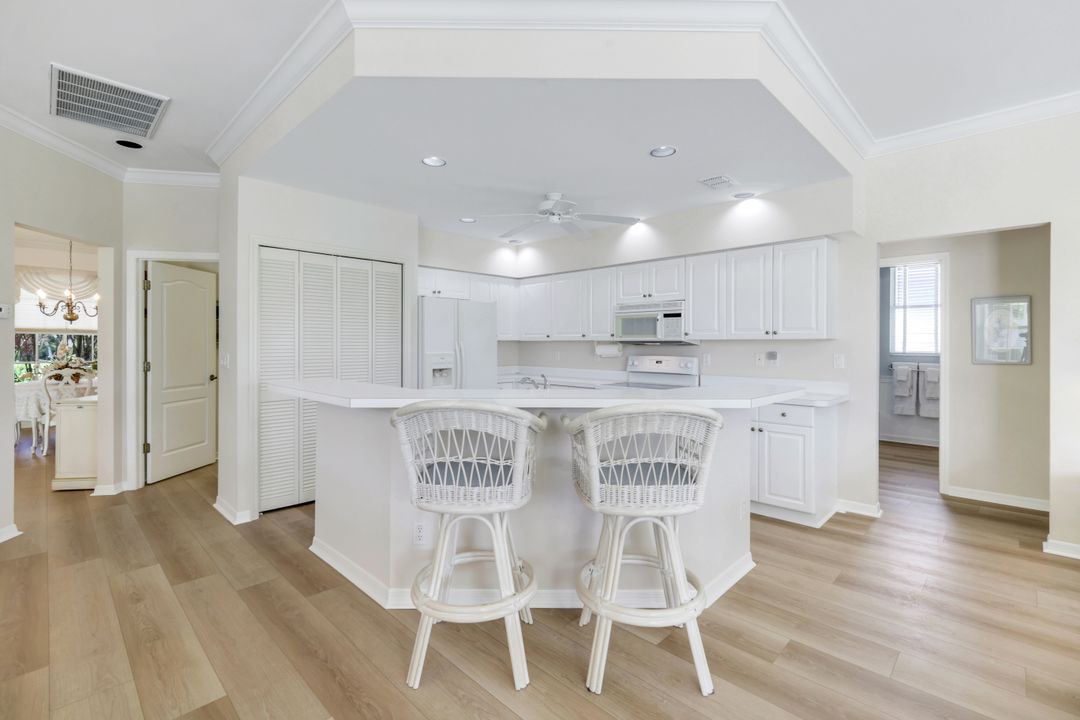 190 Palmetto Dunes Cir, Naples, FL 34113