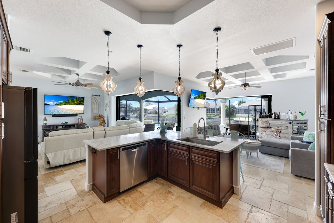 208 SW 15th St, Cape Coral, FL 33991