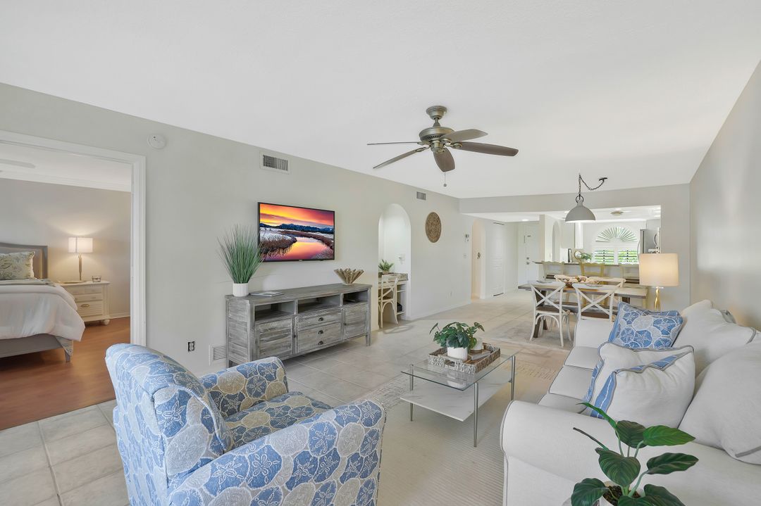 601 Augusta Blvd #601-4, Naples, FL 34113