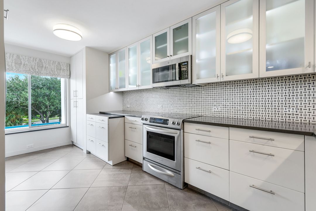 355 Park Shore Dr #1-134, Naples, FL 34103