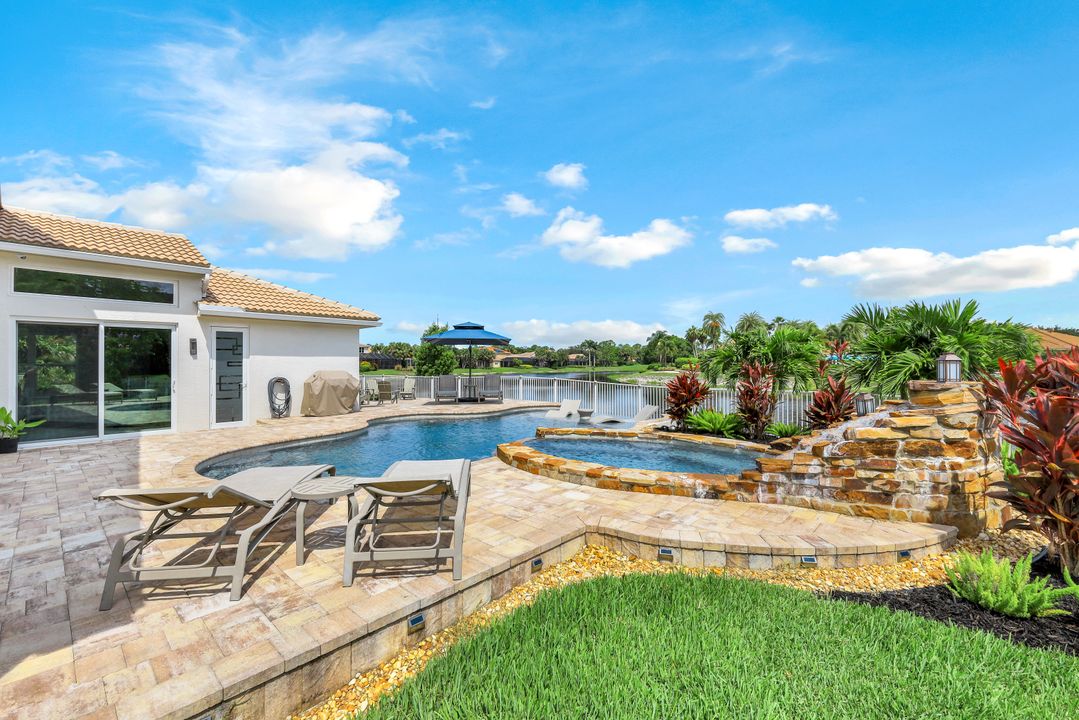 2179 Canary Island Cove, Naples, FL 34119