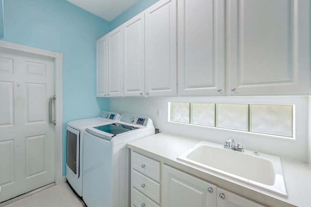 3794 Whidbey Way, Naples, FL 34119