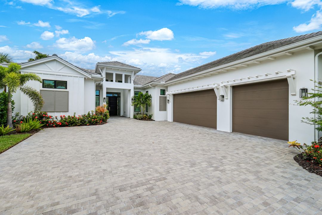 9937 Montiano Dr, Naples, FL 34113