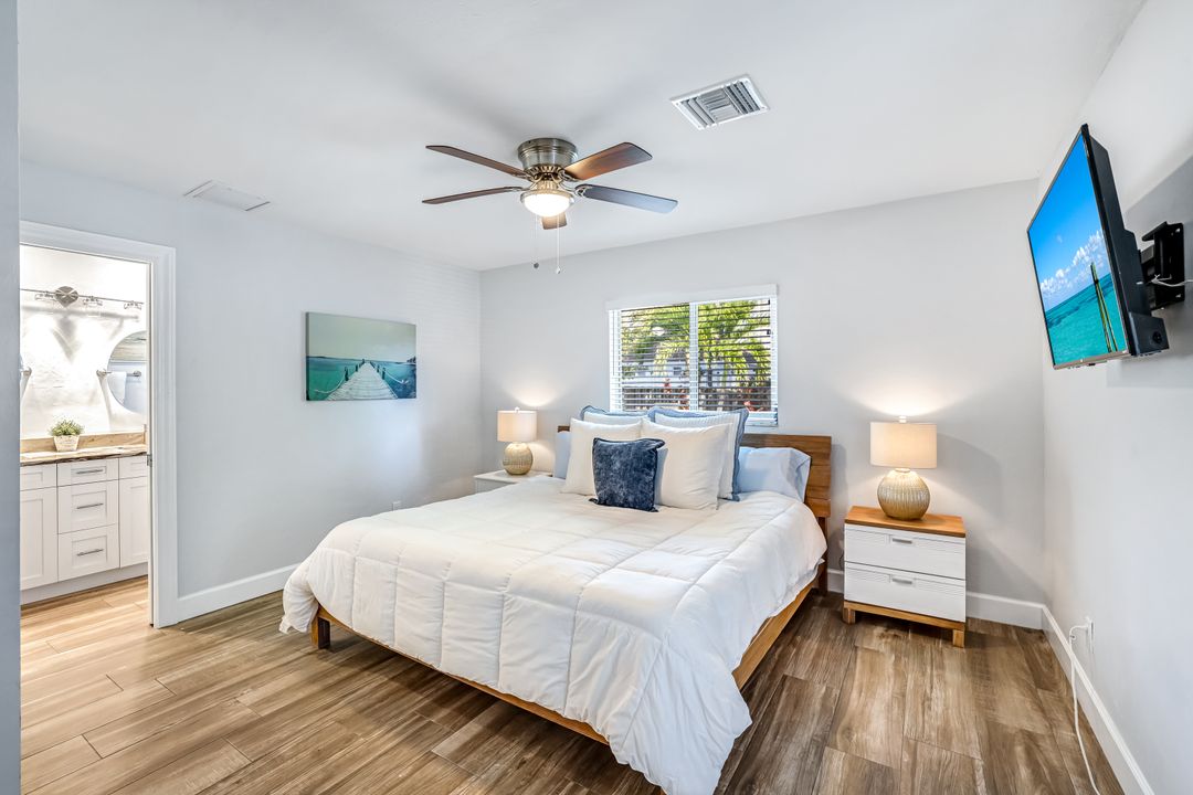 737 91st Ave N, Naples, FL 34108