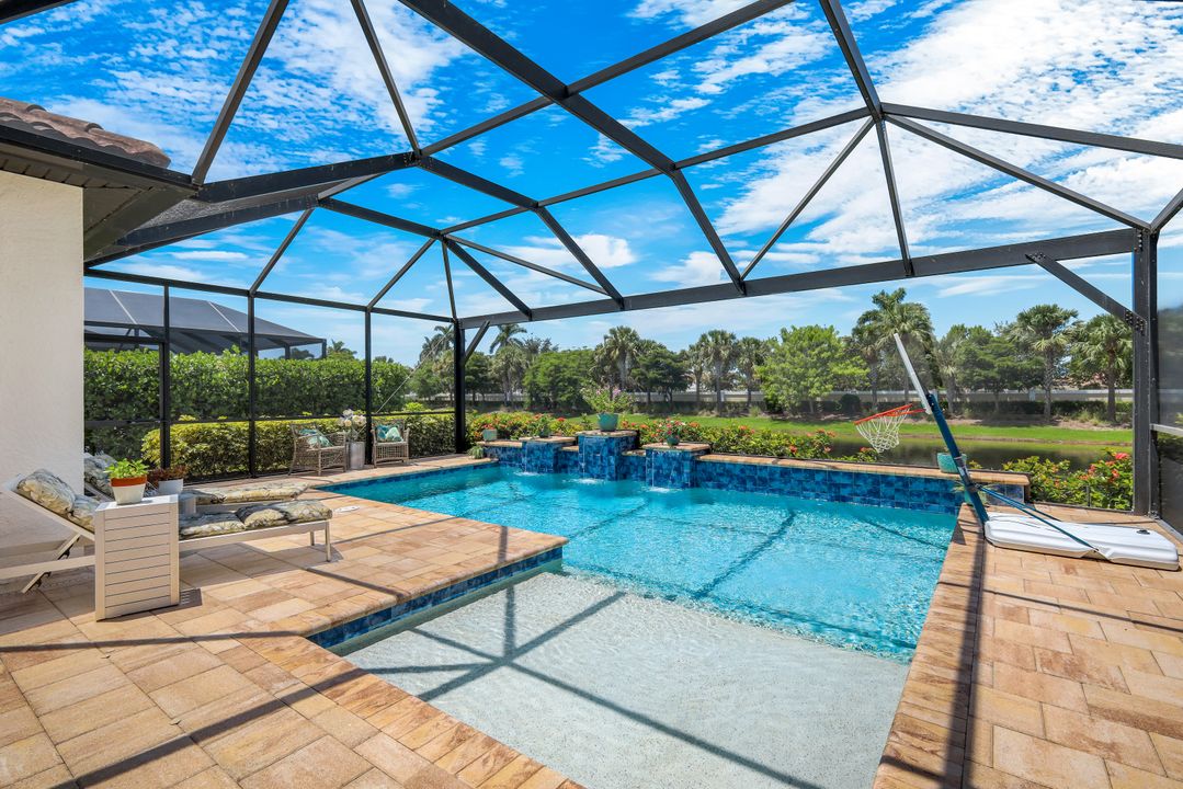 7209 Wilton Dr N, Naples, FL 34109