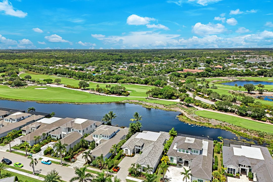 9937 Montiano Dr, Naples, FL 34113