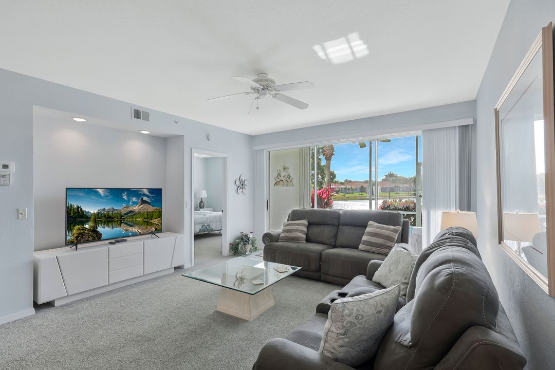 186 Gabriel Cir #9, Naples, FL 34104